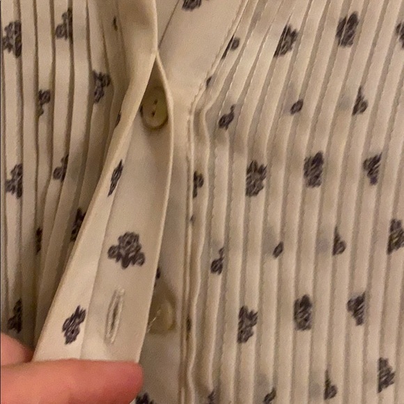 Gorgeous cream sheer blouse - Picture 4 of 6